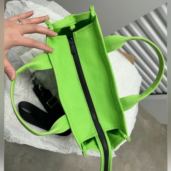*FINAL PRICE DROP* Marc Jacobs X Magda Archer The Tote Bag Bright Green RARE